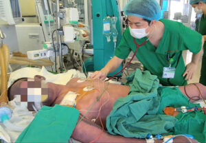 Người đàn ông Thái Bình nguy kịch vì nhiễm khuẩn từ thực phẩm lợn chưa chế biến kỹ